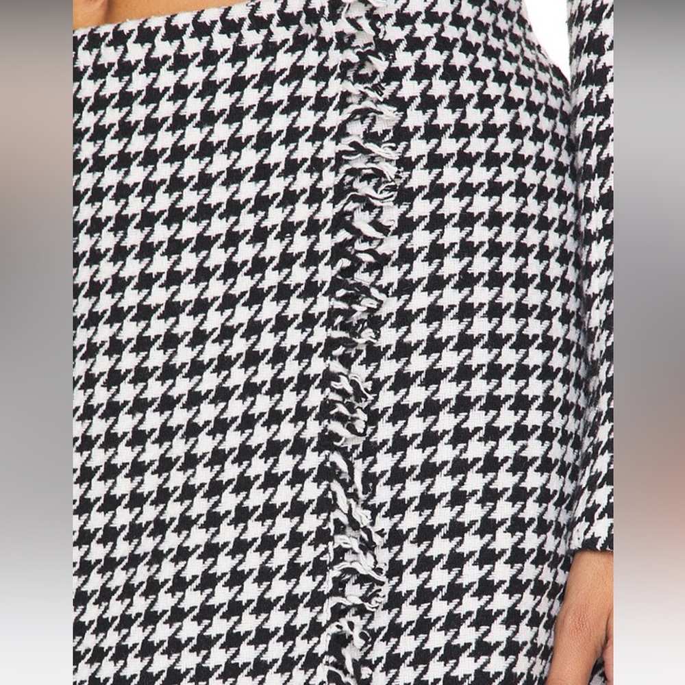 Steve Madden Stylish Black and White Houndstooth Skirt - Picture 5 of 6